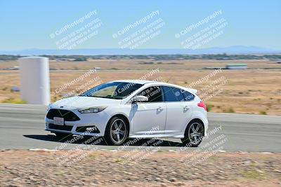 media/Oct-18-2025-Extreme Speed (Sat) [[d6d7e1fef1]]/Group 4 Orange/Session 2 (Turn 3)/